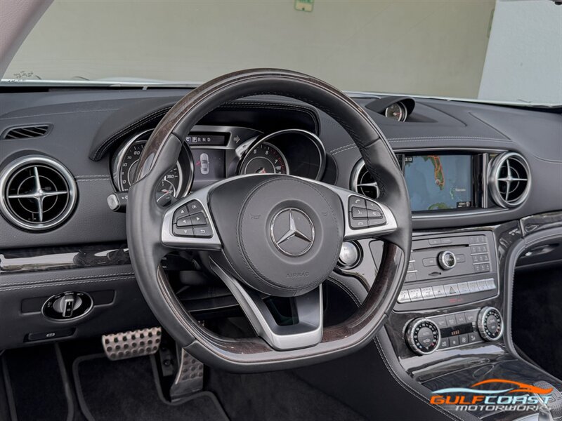 Used 2019 Mercedes-Benz SL 550 w/ Driver Assistance Package image 12