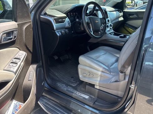 Used 2020 Chevrolet Suburban LT AWD/4WD image 10