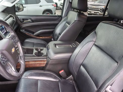 Used 2017 Chevrolet Tahoe LT w/ LT Signature Package image 10