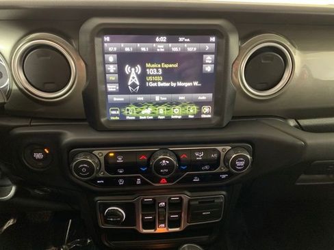 Used 2023 Jeep Wrangler Unlimited Sahara AWD/4WD image 10