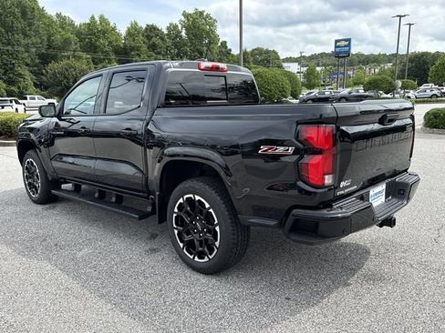 Used 2026 Chevrolet Colorado Z71 w/ Technology Package AWD/4WD image 5