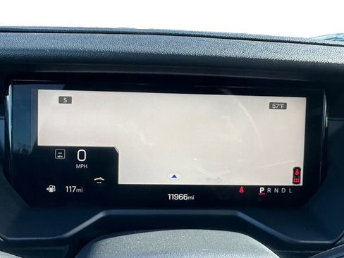 Used 2025 GMC Acadia Elevation image 13