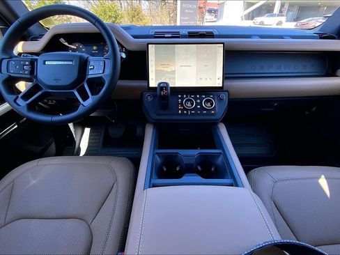 New 2026 Land Rover Defender 130 X-Dynamic SE AWD/4WD image 5