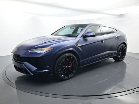 Used 2024 Lamborghini Urus S image 1