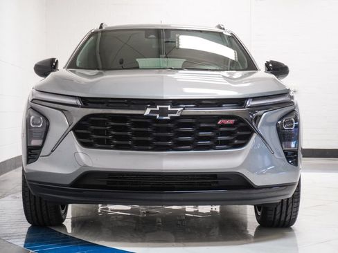 Used 2024 Chevrolet Trax RS w/ Sunroof Package FWD image 37