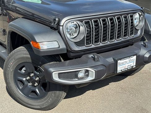 New 2026 Jeep Gladiator Sport image 7