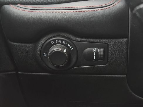 Used 2024 Dodge Durango GT RWD image 16