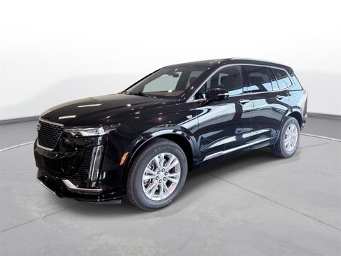 Used 2024 Cadillac XT6 Luxury w/ LPO, Floor Liner Package AWD/4WD image 8