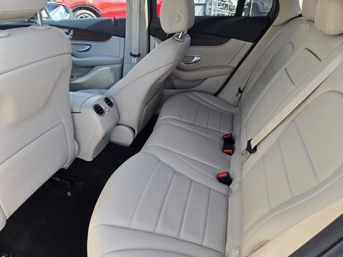 Used 2022 Mercedes-Benz GLC 300 w/ Premium Package Lite image 22