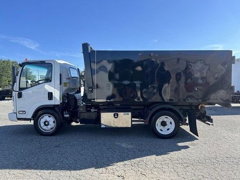 Used 2024 Chevrolet Low Cab Forward image 5