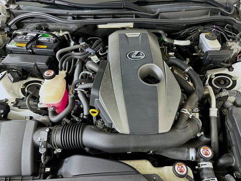 Used 2016 Lexus IS 200t RWD image 32