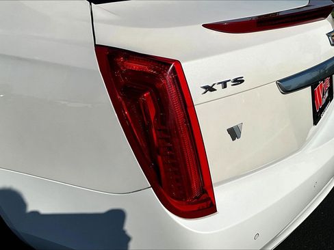 Used 2017 Cadillac XTS Luxury w/ Driver Awareness Package image 22