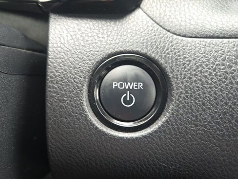 Used 2025 Toyota Camry SE w/ Convenience Package image 23