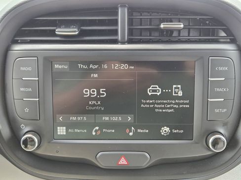 Used 2025 Kia Soul LX w/ LX Technology Package image 8