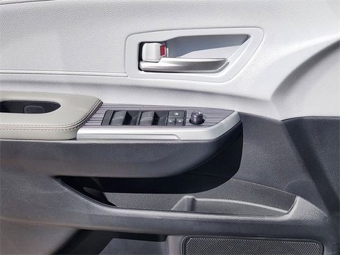 New 2026 Toyota Sienna XLE image 15