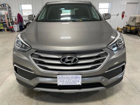 Used 2018 Hyundai Santa Fe Sport image 2