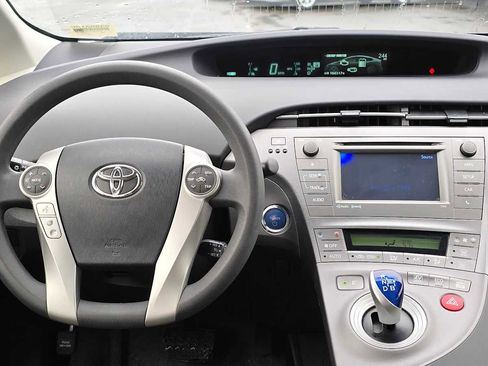 Used 2014 Toyota Prius Three image 22
