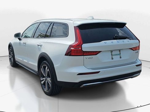 Used 2025 Volvo V60 B5 Cross Country Plus AWD/4WD image 8