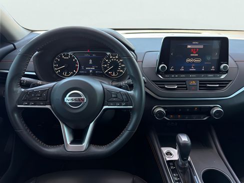 Certified 2022 Nissan Altima 2.5 SR FWD image 14
