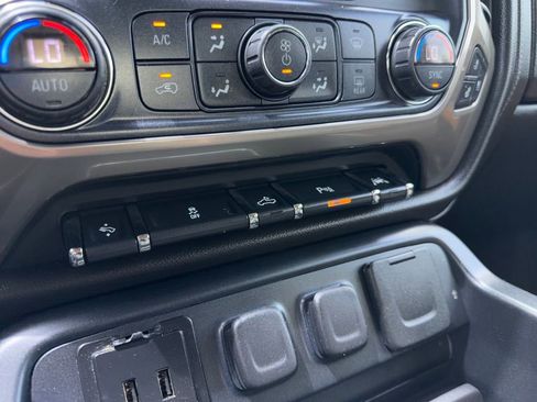 Used 2017 Chevrolet Silverado 1500 High Country AWD/4WD image 20