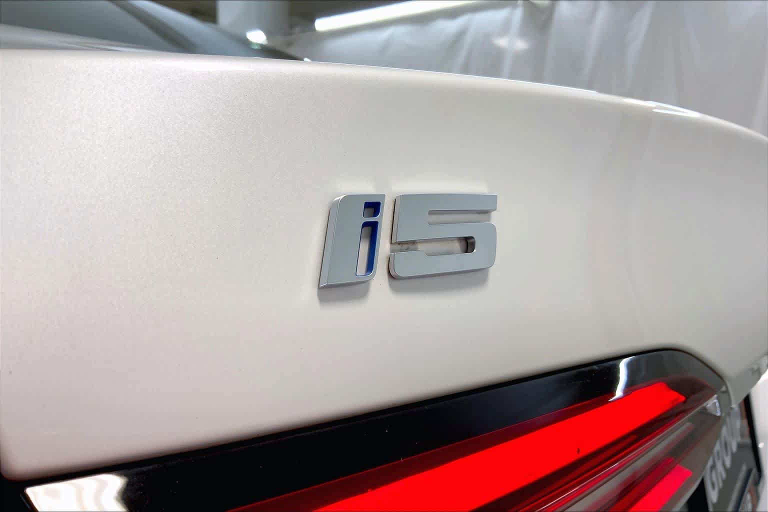 Used 2025 BMW i5 xDrive40 w/ Premium Package AWD/4WD image 29
