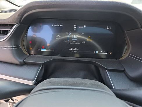 Used 2023 Jeep Grand Cherokee L Laredo image 8