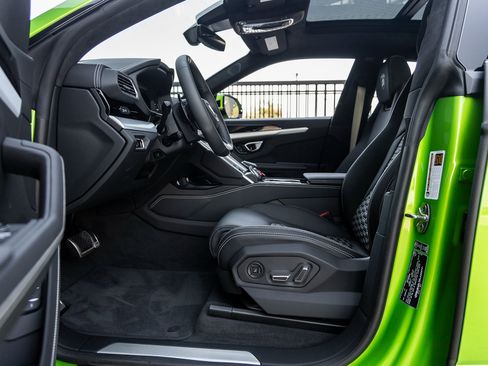 Used 2024 Lamborghini Urus S image 23