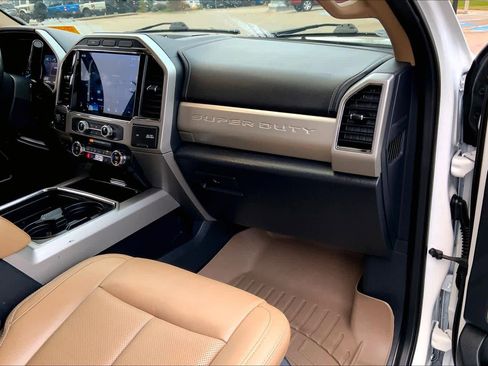 Certified 2022 Ford F250 Lariat w/ Lariat Ultimate Package image 15