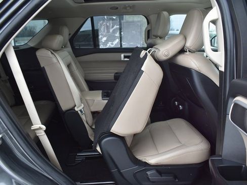 Used 2020 Ford Explorer XLT w/ Equipment Group 202A image 45