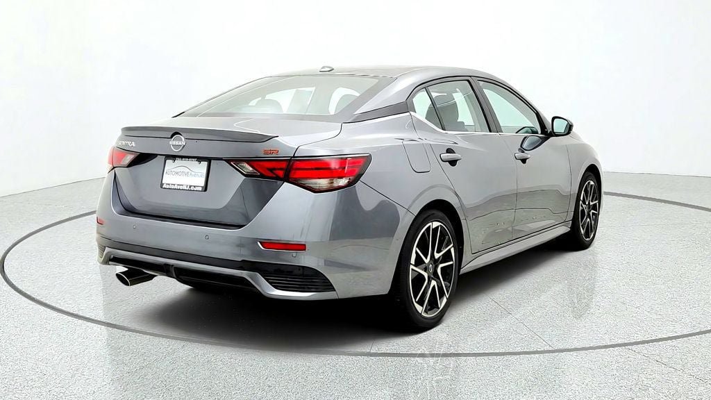 Used 2025 Nissan Sentra SR FWD image 5