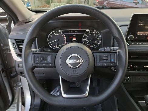 Used 2023 Nissan Rogue SV image 25