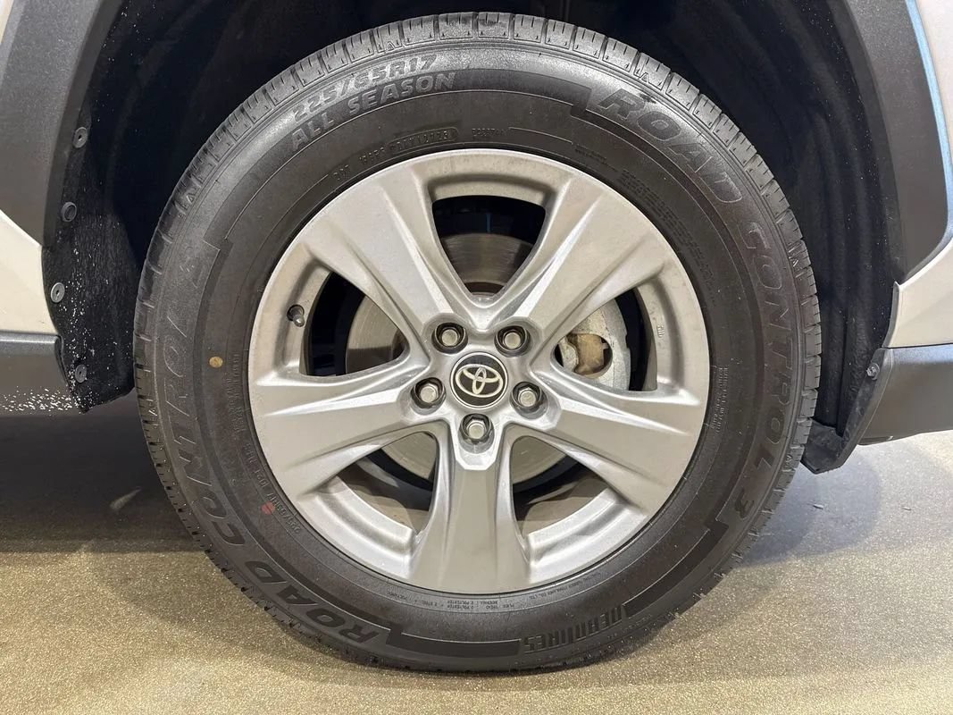 Used 2022 Toyota RAV4 XLE w/ Convenience Package AWD/4WD image 55