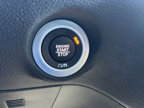 New 2026 Chrysler Pacifica Select image 30