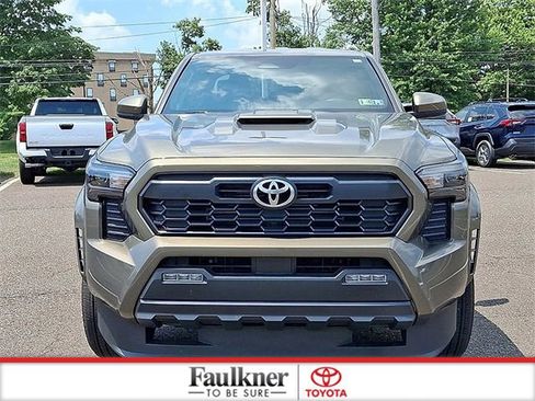 Used 2024 Toyota Tacoma TRD Sport AWD/4WD image 2