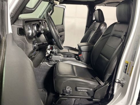 Used 2022 Jeep Wrangler Unlimited Sahara w/ Cold Weather Group image 10