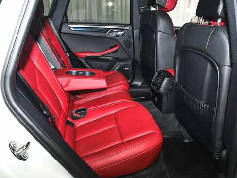 Used 2022 Porsche Macan AWD/4WD image 48
