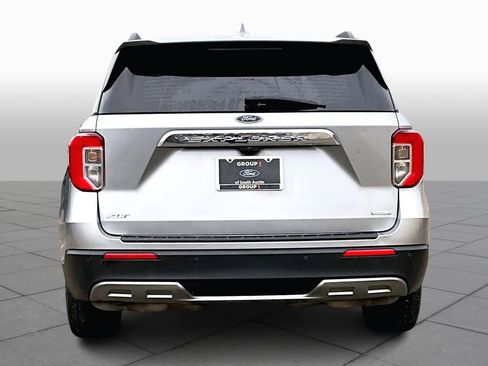 Used 2020 Ford Explorer XLT w/ Equipment Group 202A image 4