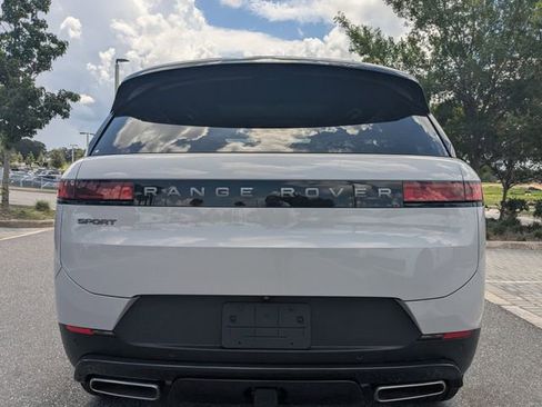 Used 2026 Land Rover Range Rover Sport SE AWD/4WD image 9