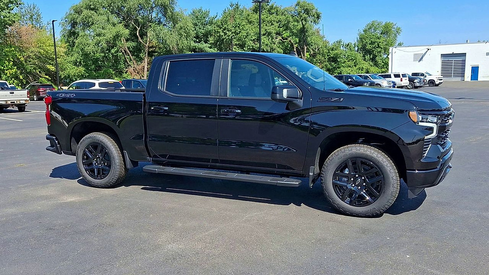 New 2026 Chevrolet Silverado 1500 RST w/ Dark Appearance Package AWD/4WD image 4