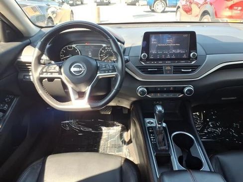Used 2024 Nissan Altima 2.5 SR FWD image 15