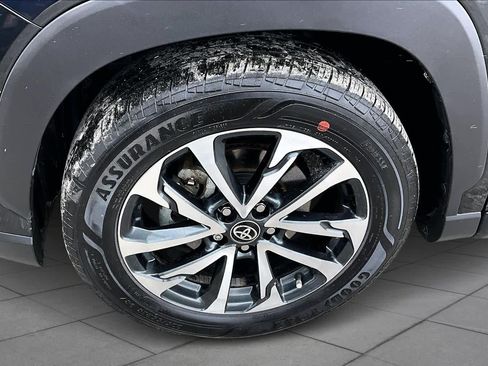 Certified 2024 Toyota Corolla Cross XLE image 11