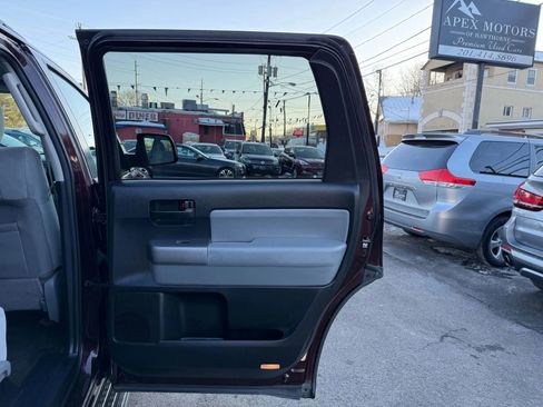 Used 2015 Toyota Sequoia SR5 image 49