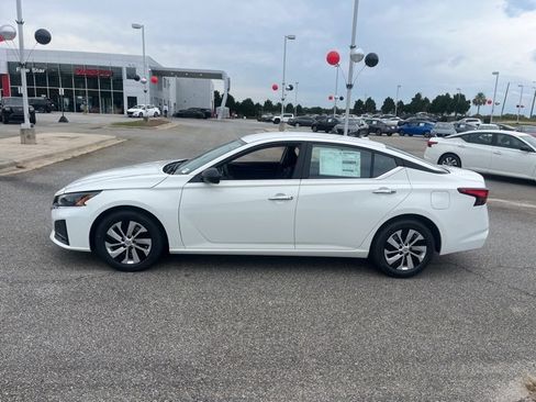Used 2025 Nissan Altima 2.5 S image 6