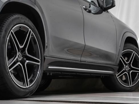 New 2026 Mercedes-Benz GLS 450 4MATIC image 24