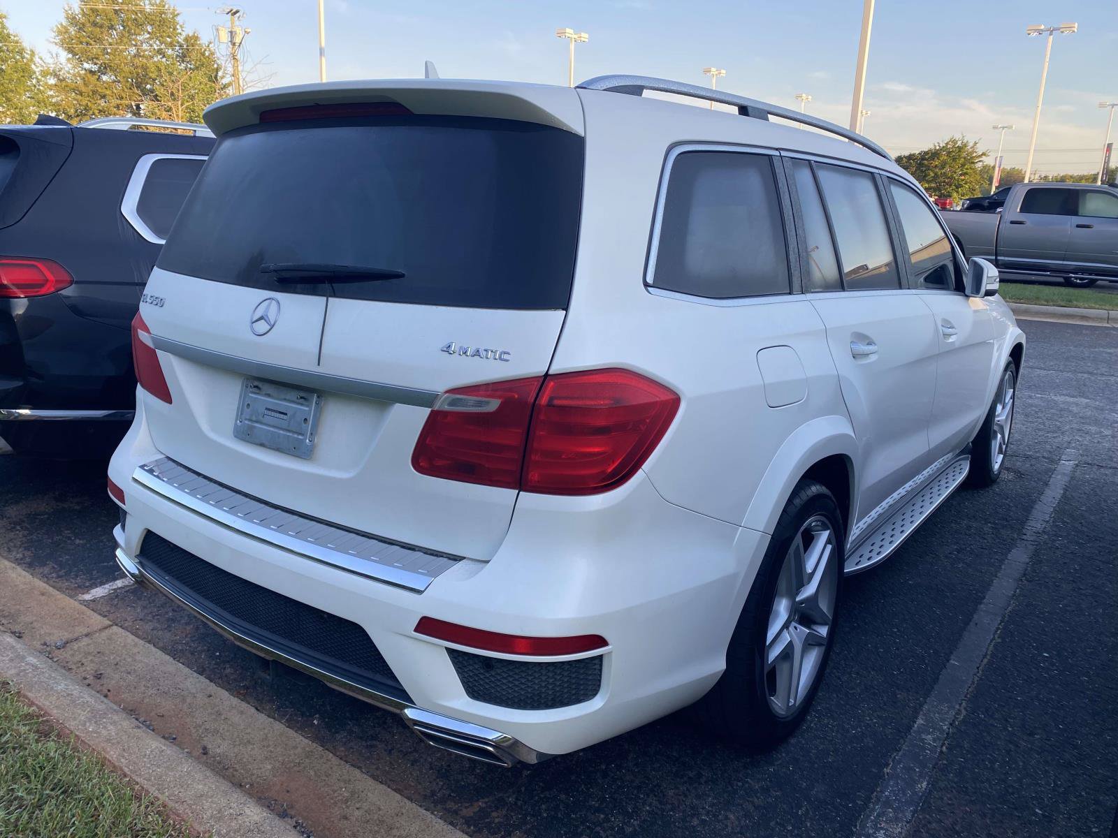 Used 2014 Mercedes-Benz GL 550 4MATIC image 8