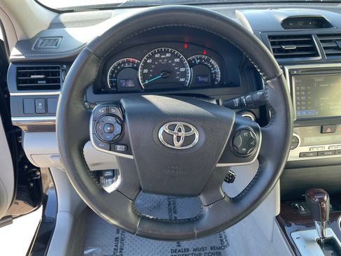 Used 2014 Toyota Camry XLE image 19