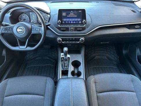 Used 2025 Nissan Altima 2.5 S FWD image 14