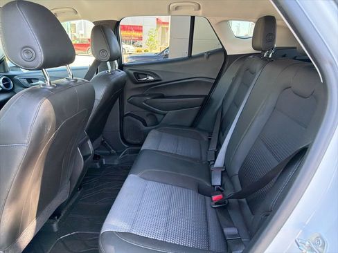 Used 2024 Chevrolet Trax LT w/ Driver Confidence Package FWD image 11