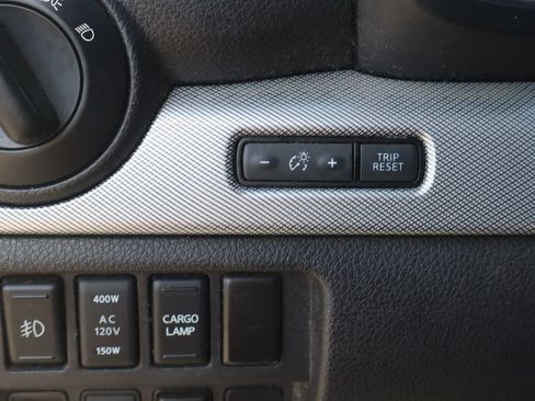 Used 2018 Nissan Titan PRO-4X AWD/4WD image 25