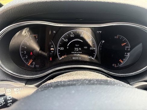 Used 2020 Jeep Grand Cherokee Laredo AWD/4WD image 18